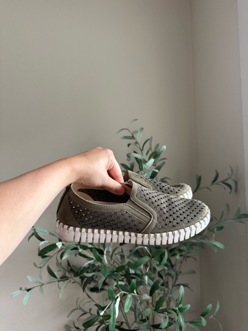 Isle Jacobsen Olive Green Slip-On Sneakers